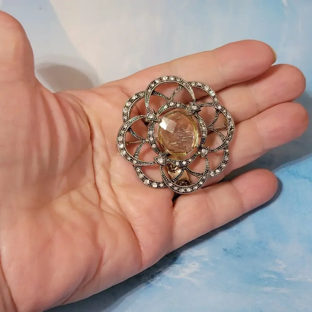 Vintage Signed Monet Brooch Pin Silver Tone Glass Stylized‎ Flower 2